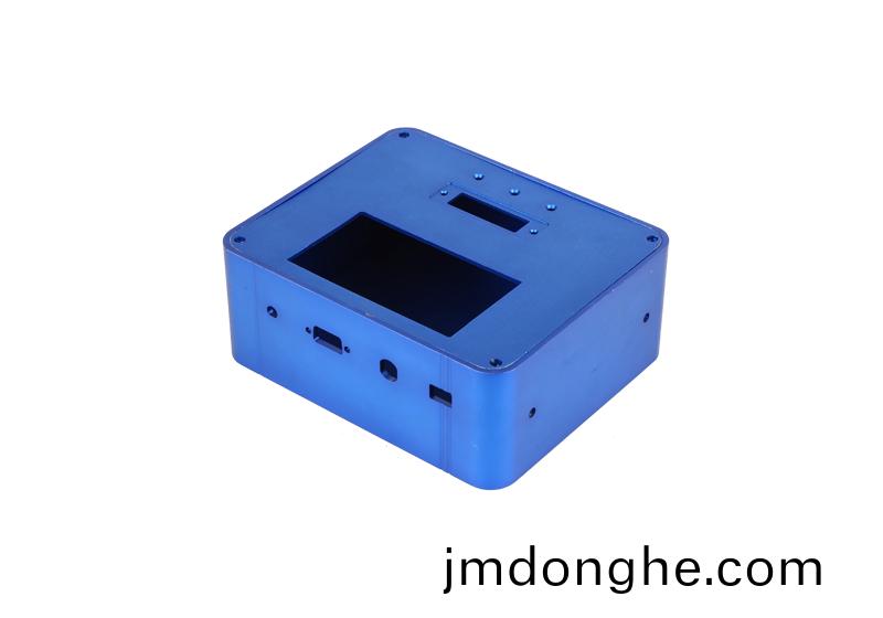 鋁郃(he)金外殼機(jī)(ji)箱(xiang)